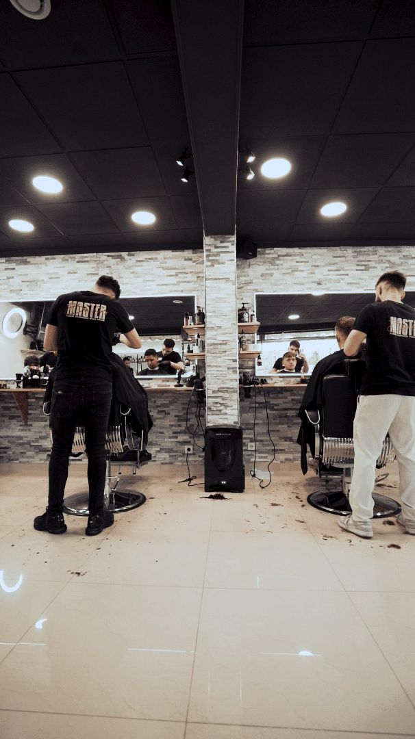 Tournage pour un BARBER SHOP moderne réalisé par Akili Pictures